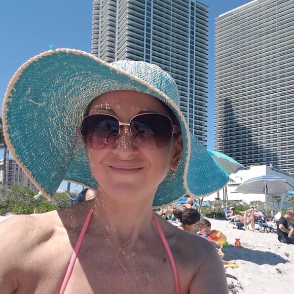 Meet your Posher, Daniela - Picture 16 of 16